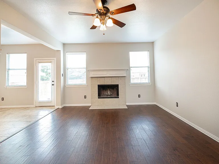 1509 Heron Dr — Photo 8