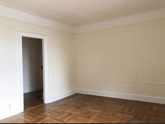 4th image of 4802 48th St APT C1