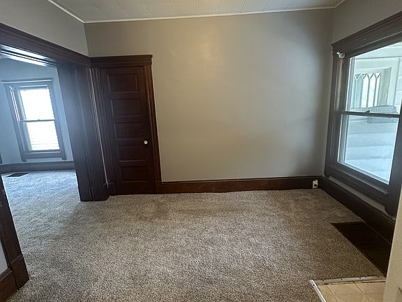 5th image of 4014 Woodbridge Ave