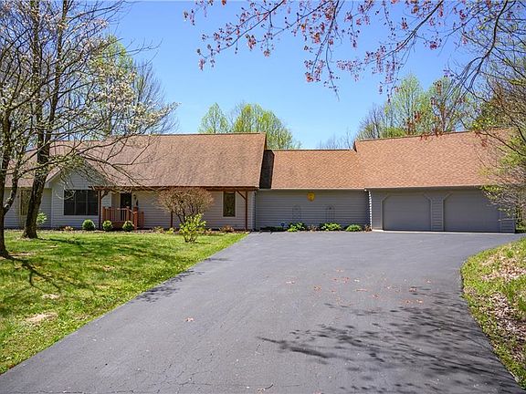2nd image of 3260 Lonesome Pine Dr