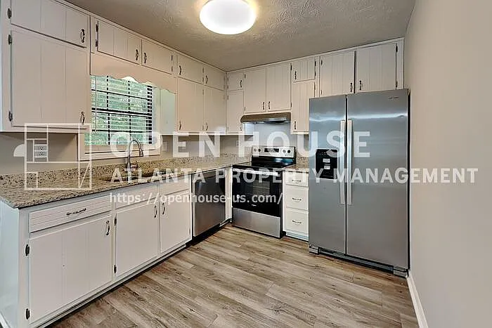 1627 Eric Cir — Photo 4