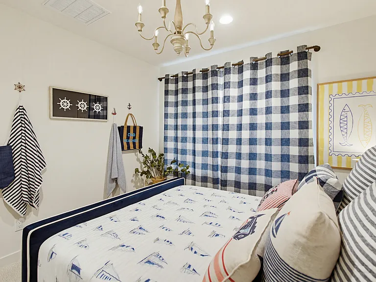 2528 Delphinium Ln — Photo 40