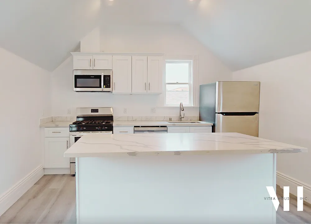 Apt 1032.50: Four Bed, Four Bath BEAUTIFUL Upstairs Apartment home, fully remodeled, large bedrooms, fully remodeled - tons of space - 1030 West Apartments