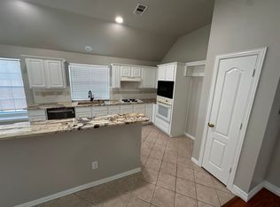 2416 Kariba Ln, Denton, TX 76210