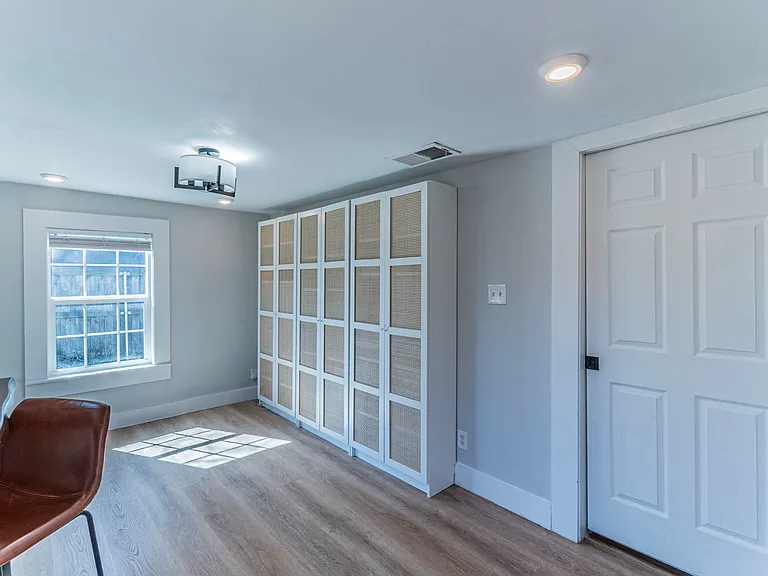 922 S Waverly Dr — Photo 22