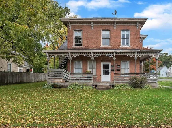 402 S Cochran Ave, Charlotte, MI 48813
