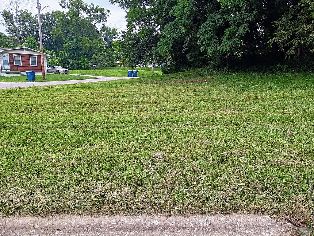 600 Miller St photo 1