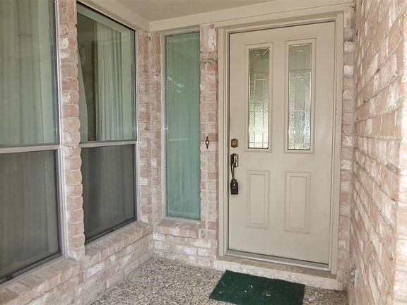2nd image of 2846 Lake View Dr