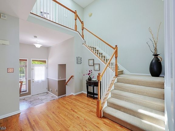 4th image of 7 Newell St