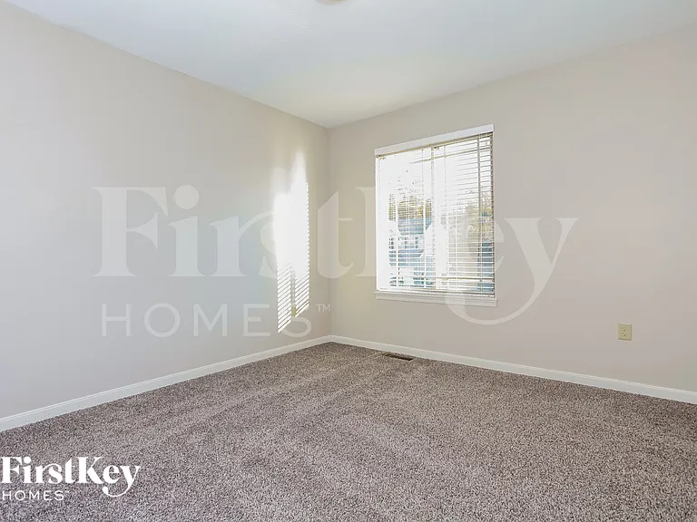 2724 Parkerridge Dr — Photo 10