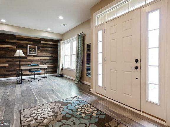 Large lower level with a Recreation room