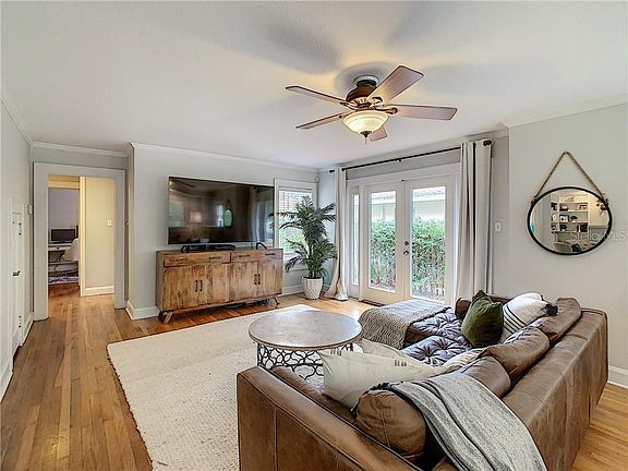 4th image of 323 Easton Dr