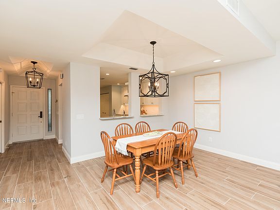 5th image of 3820 LAVISTA Circle #115
