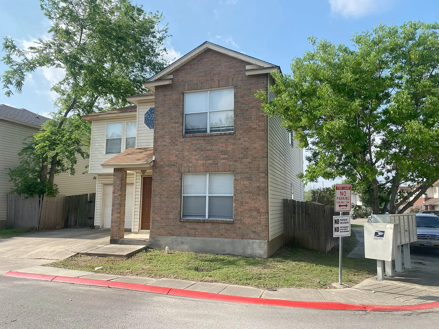 3 bed, 2.5 bath, 1734 sqft, $1,650 — Photo 3