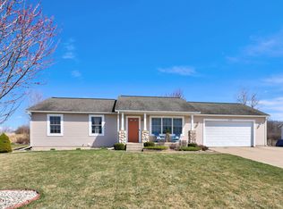 2160 E Maple Ct, Zeeland, MI 49464