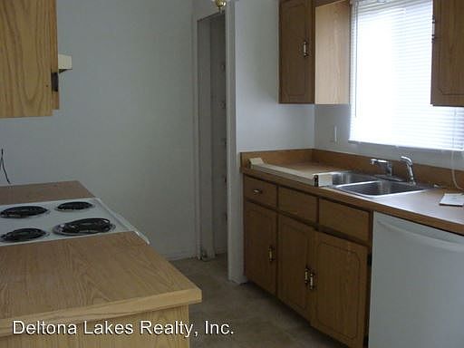 2nd image of 2394 Kerridale St
