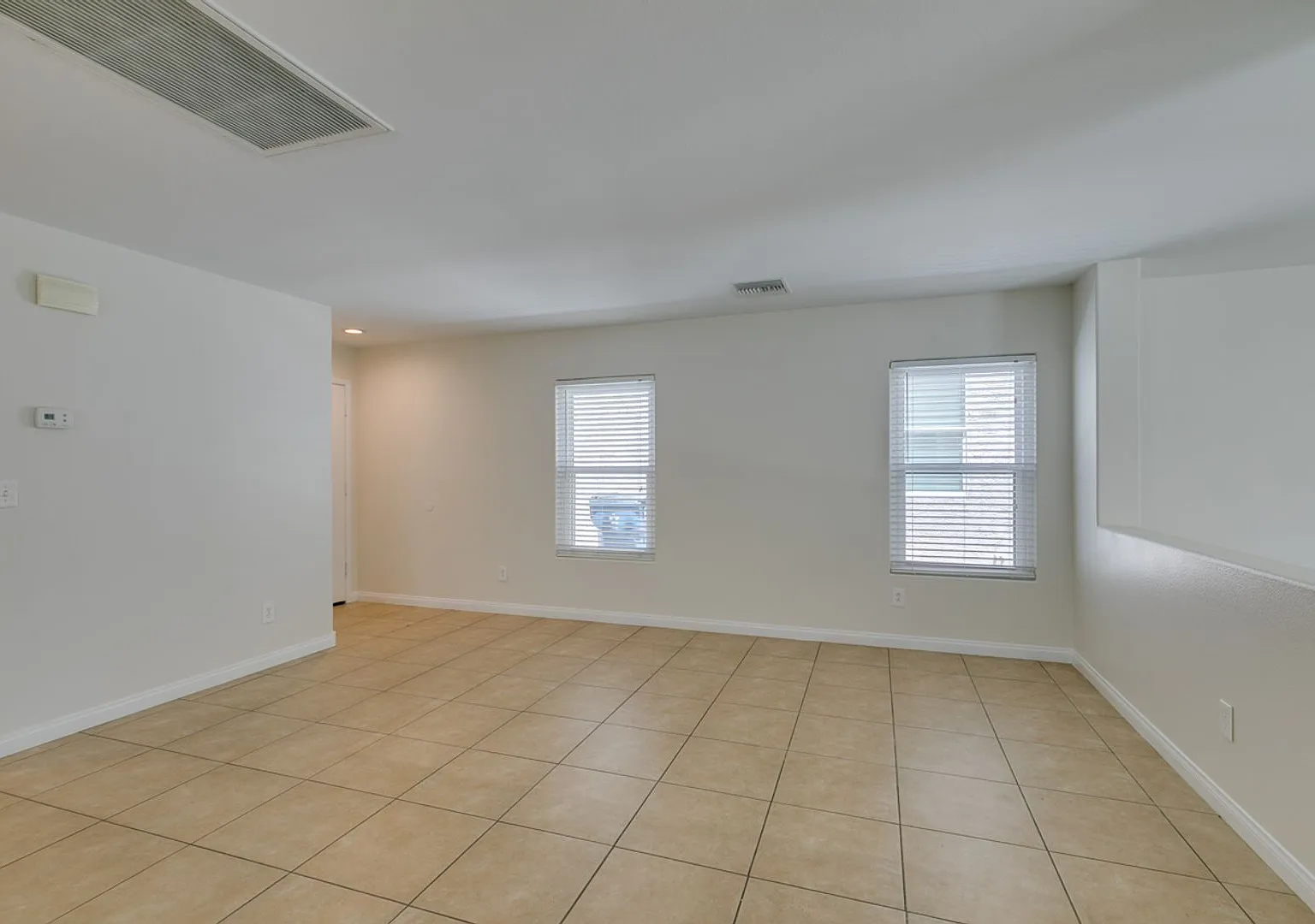 Remodeled 3-Bedroom Home with Loft. — Photo 4