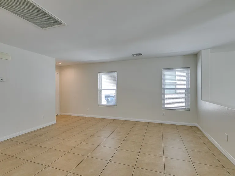 8660 Painted Horseshoe St — Photo 4