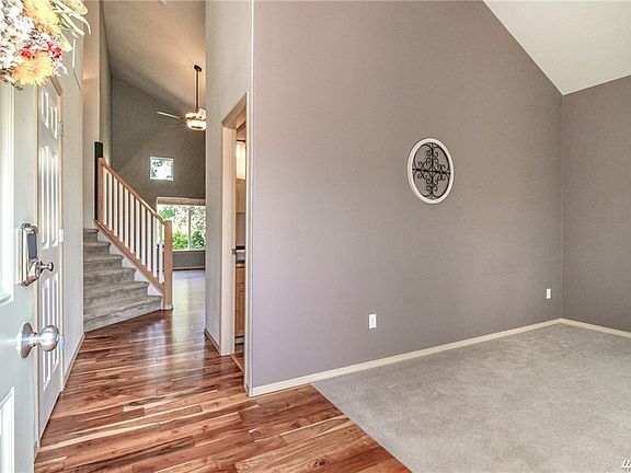 5th image of 219 Kendall St NE