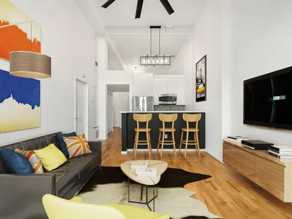 518 Gregory Avenue image 2 of 26