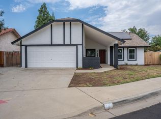 924 Jasmine Ave, Clovis, CA 93611