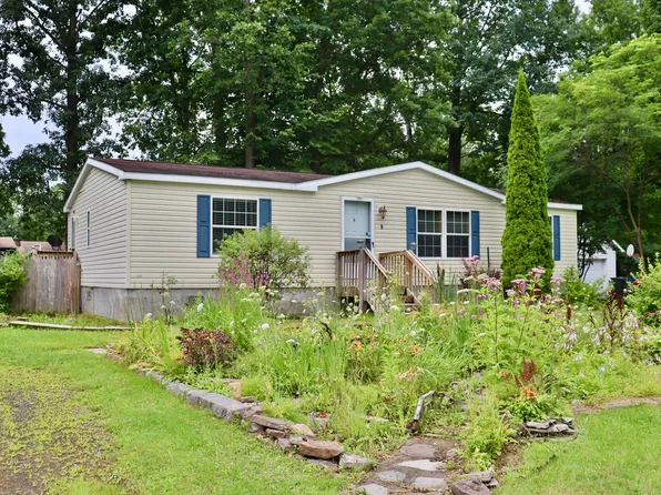 9 Dean Ln, Plattsburgh, NY 12901