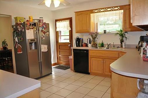 3rd image of 51 Boyka Dr