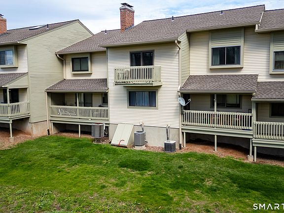 5th image of 204 Summer Hill Drive #204