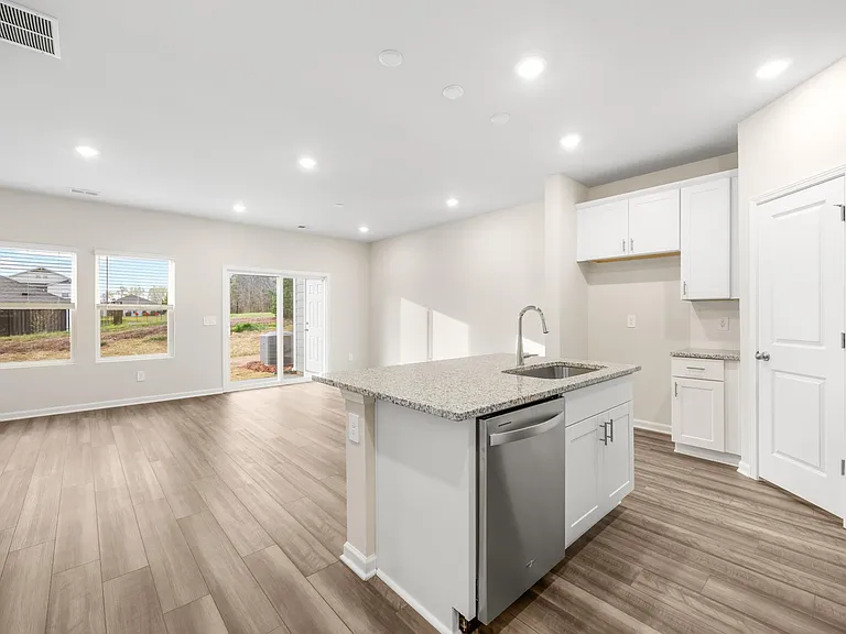 5253 Brailey Cir — Photo 8