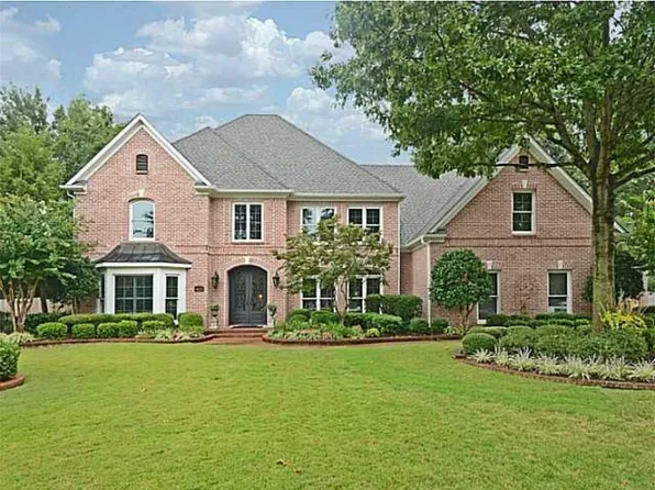 9525 Dogwood Estates Dr, Germantown, TN 38139