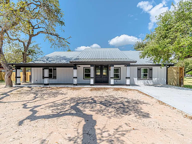 47 Mockingbird Ln — Photo 1