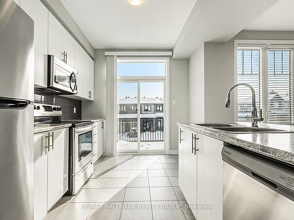 3rd image of 48 Teelin Cir