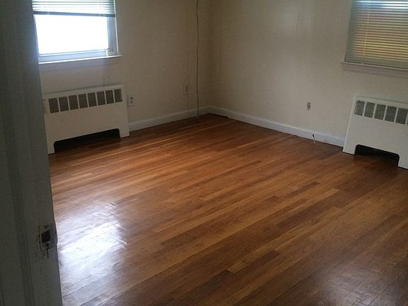4th image of 3823 Little Neck Pkwy