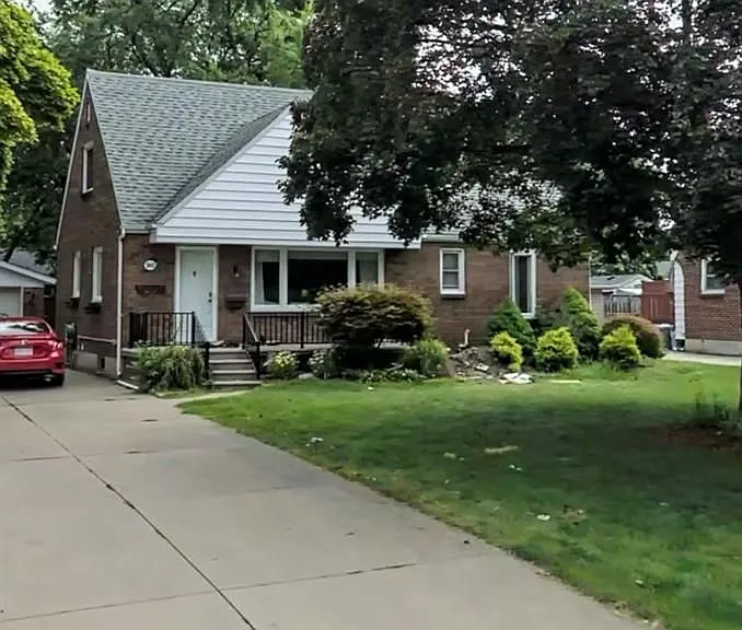3002 Radisson Ave #LOWER — Photo 1