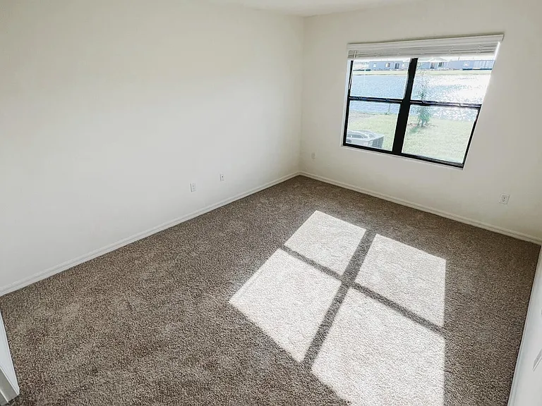 3722 Coachman Ln SE — Photo 4