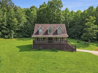 555 New Clear Branch Rd, Rocky Top, TN 37769