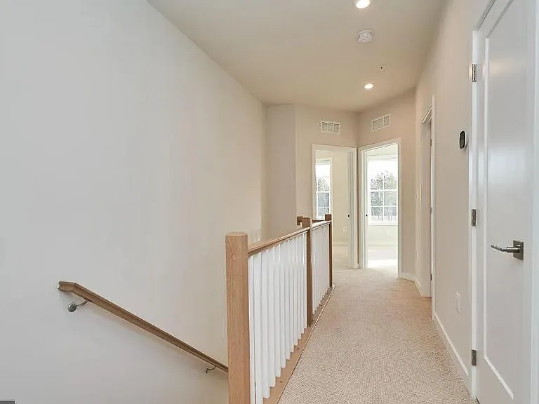 43522 Centergate Dr — Photo 8