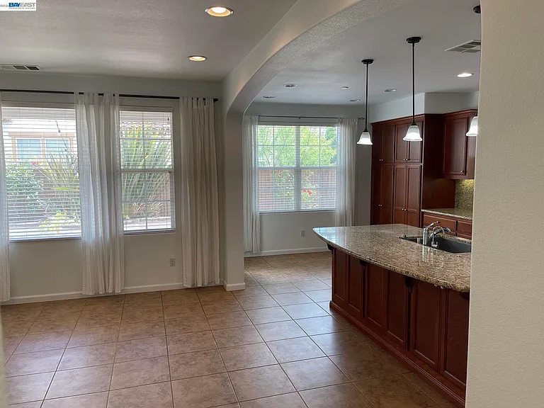 3124 Sweetviolet Dr — Photo 5