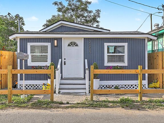 4th image of 2055 Beech Ave