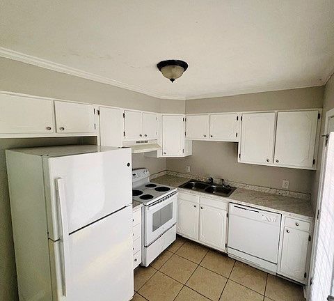 2nd image of 423 Highland Ave APT B