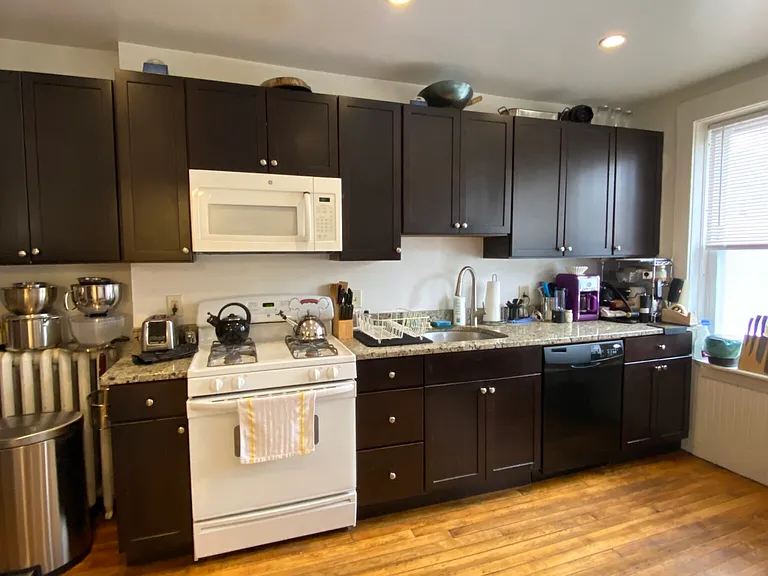 9 Fairfield St #1R — Photo 18