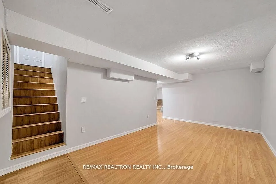 2 bed, $1,600 — Photo 3