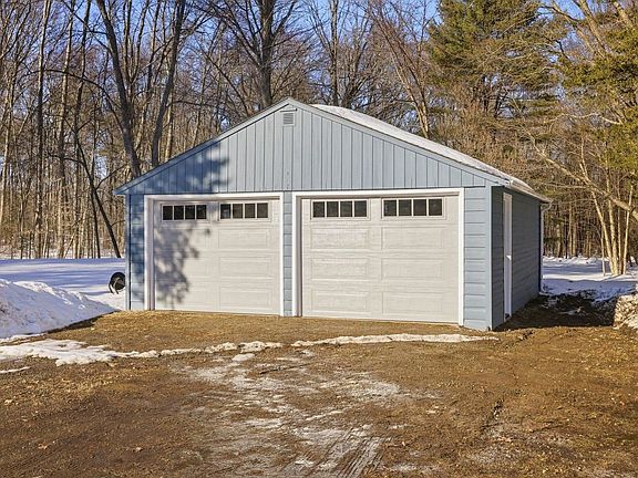 3rd image of 29 Lovell Rd