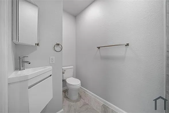 2813 Church St — Photo 8