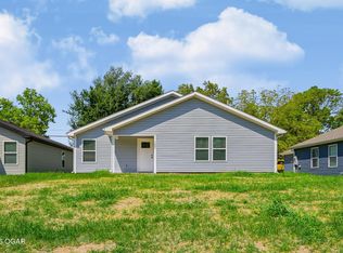 1021 N Prospect Ave, Carthage, MO 64836