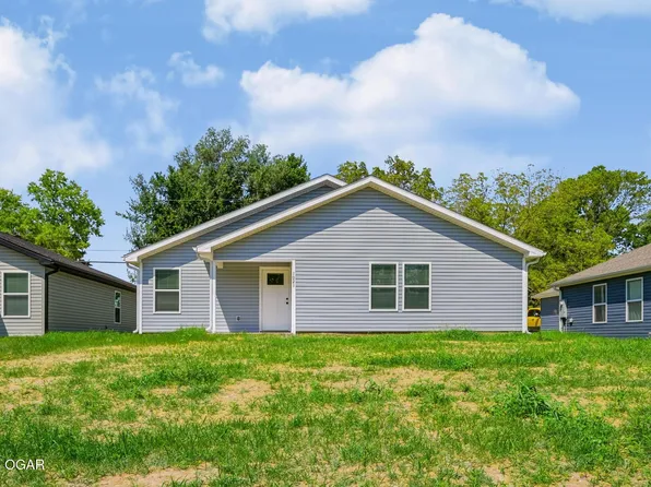 1021 N Prospect Ave, Carthage, MO 64836
