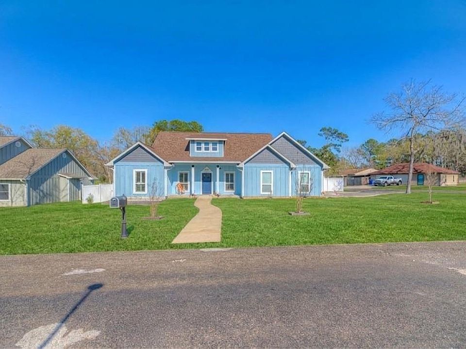 1st image of 276 Resort Dr