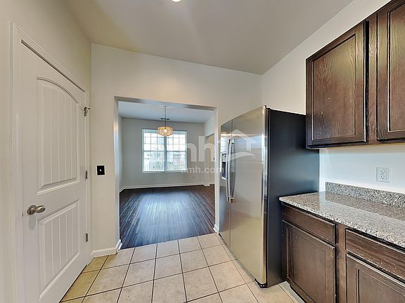 3rd image of 4123 Oakstone Dr