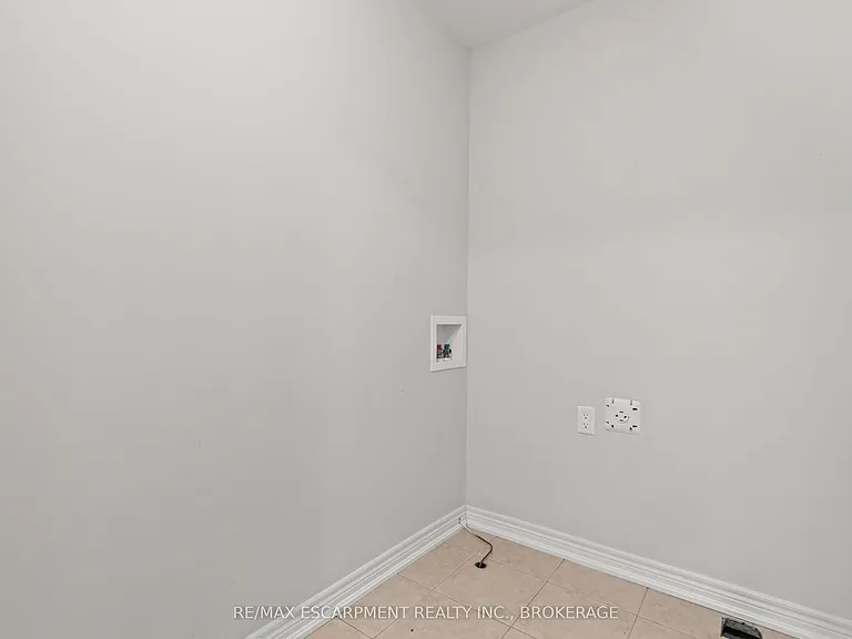 141 Winterberry Blvd #MAIN — Photo 24