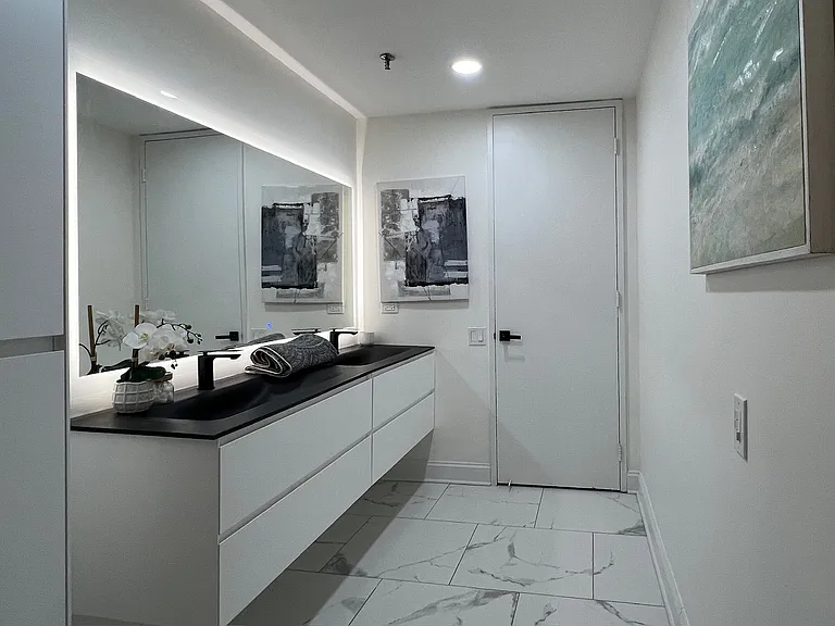 680 N Lake Shore Dr #919 — Photo 11